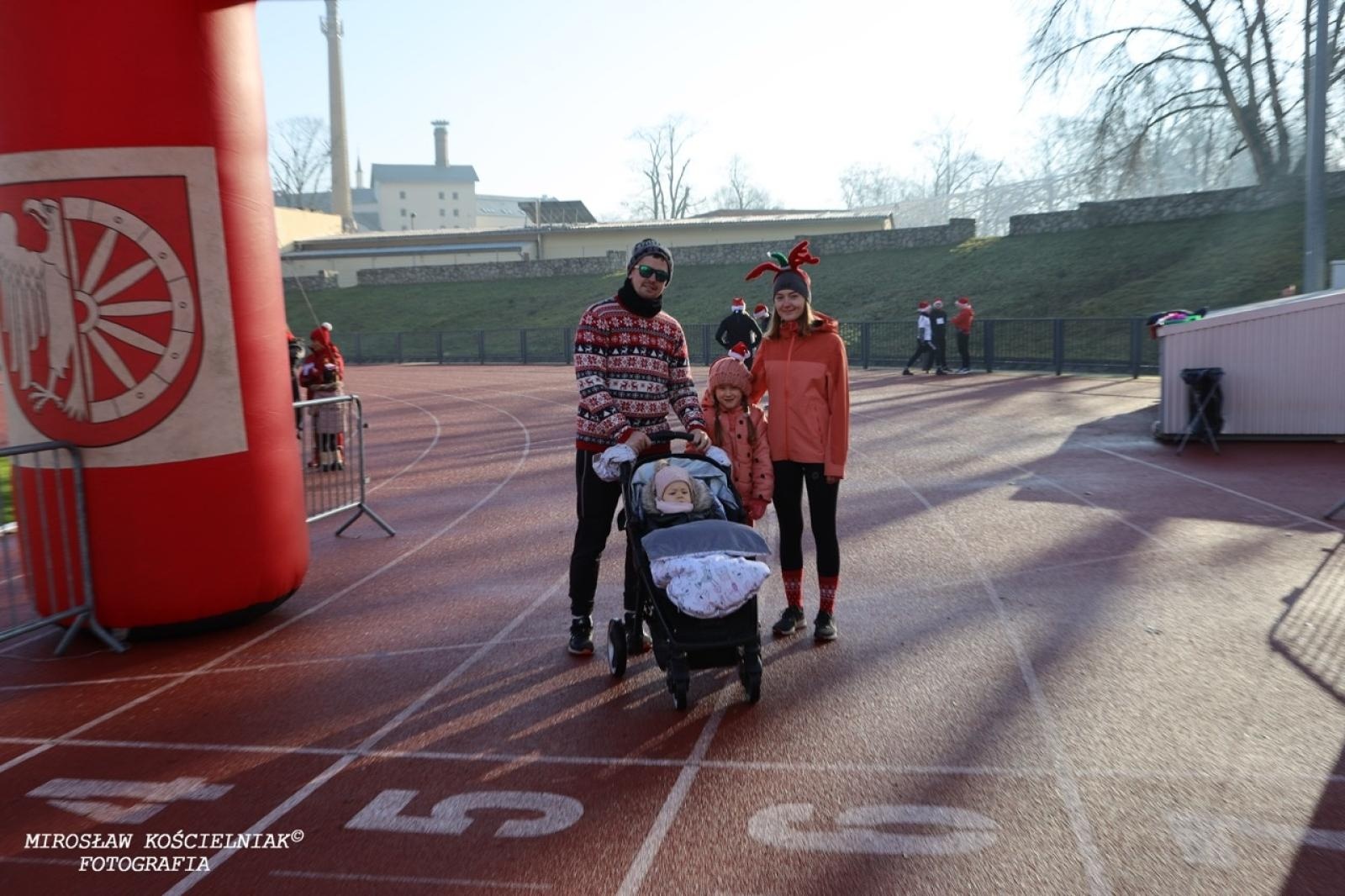 Zdjęcie w galerii na portalu naszraciborz.pl: Bieg mikołajkowy z Justyną Święty-Ersetic za nami [FOTO] wiadomości z regionu
