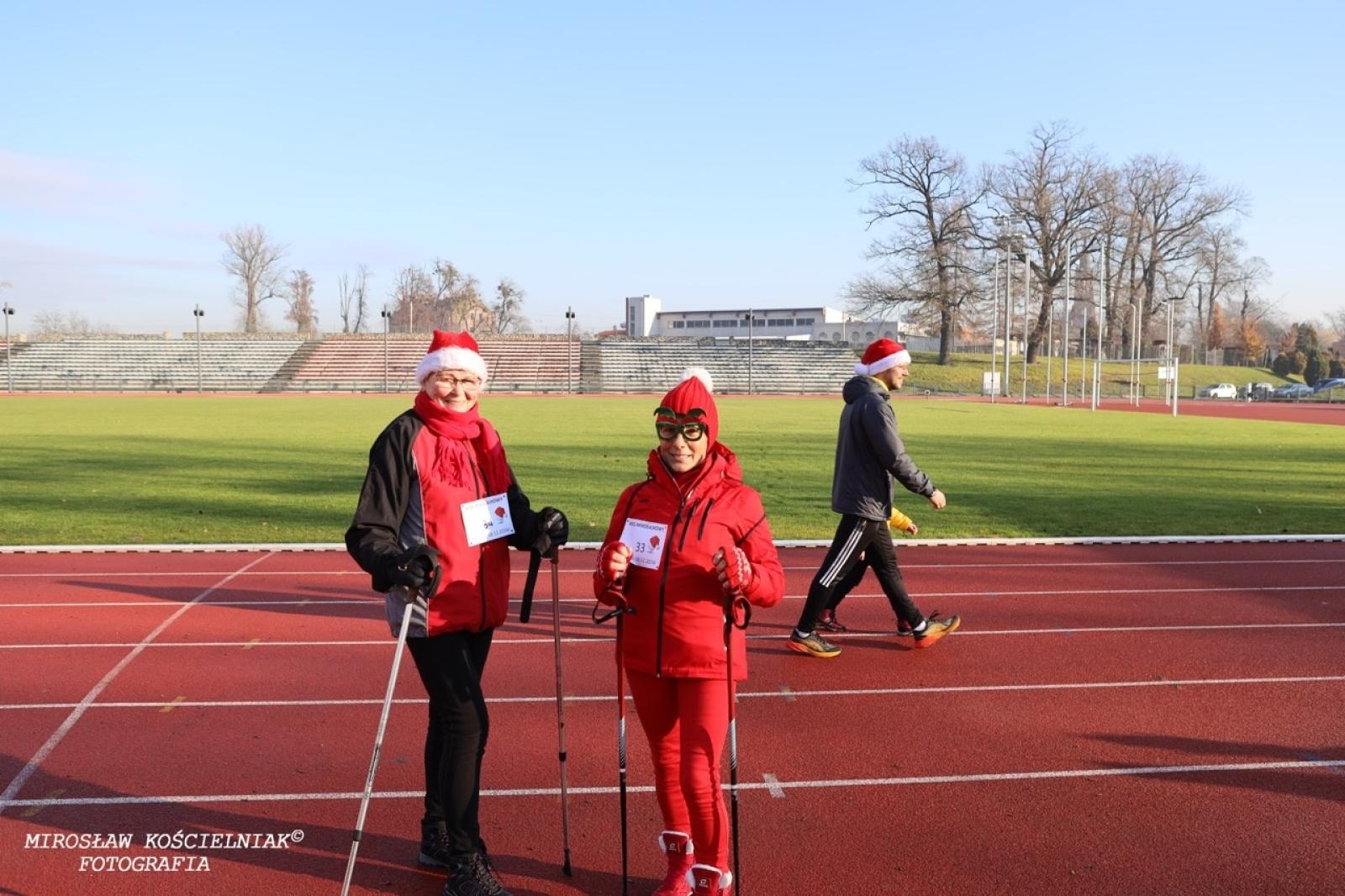 Zdjęcie w galerii na portalu naszraciborz.pl: Bieg mikołajkowy z Justyną Święty-Ersetic za nami [FOTO] wiadomości z regionu