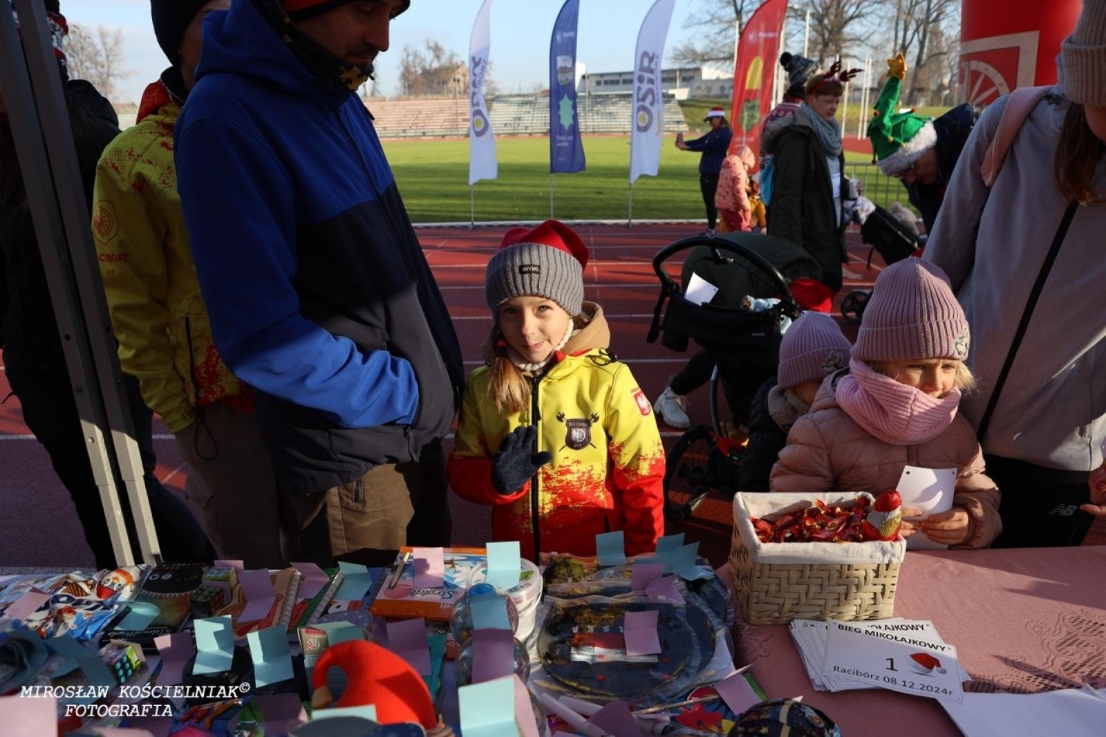 Zdjęcie w galerii na portalu naszraciborz.pl: Bieg mikołajkowy z Justyną Święty-Ersetic za nami [FOTO] wiadomości z regionu