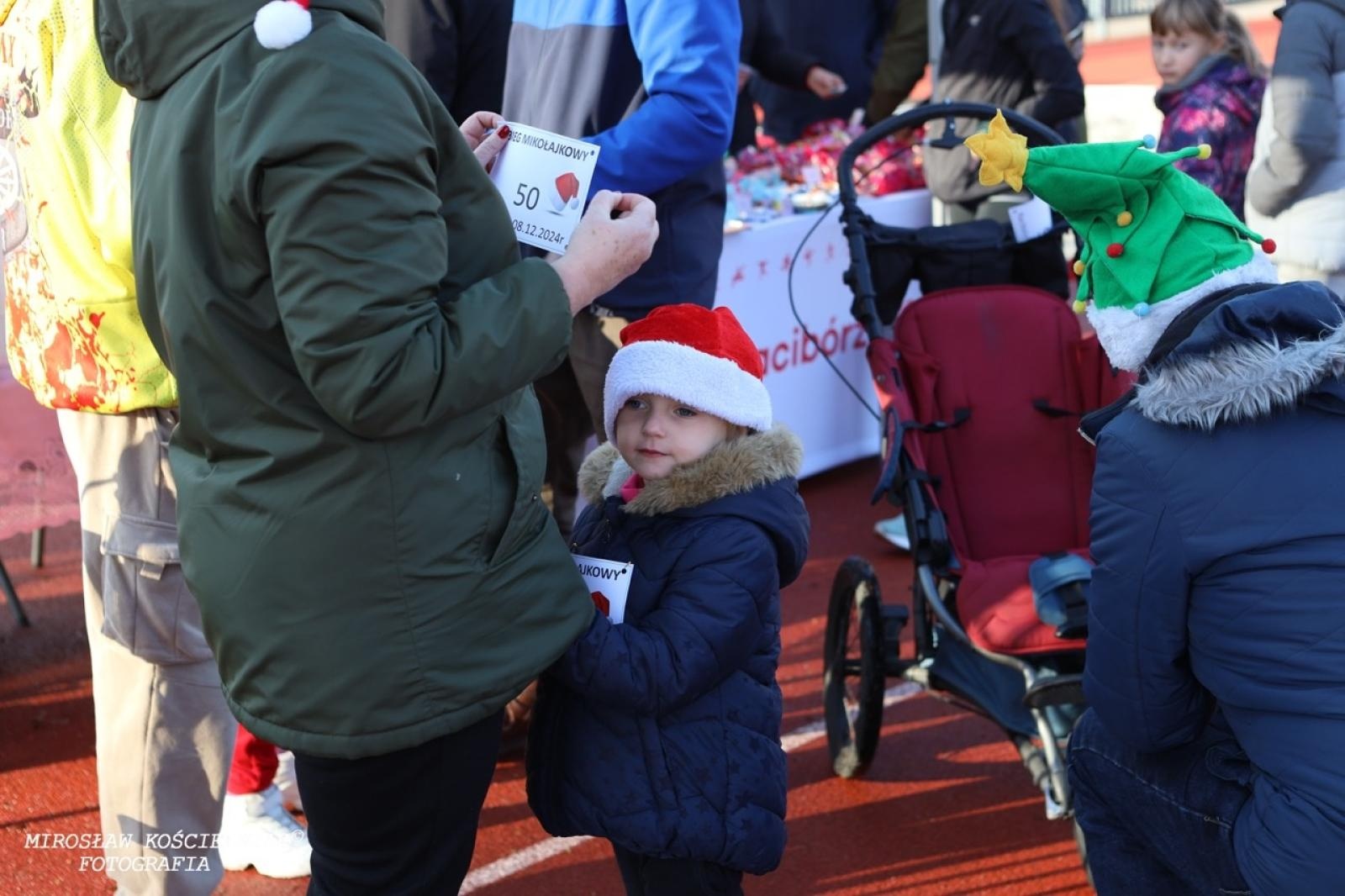 Zdjęcie w galerii na portalu naszraciborz.pl: Bieg mikołajkowy z Justyną Święty-Ersetic za nami [FOTO] wiadomości z regionu