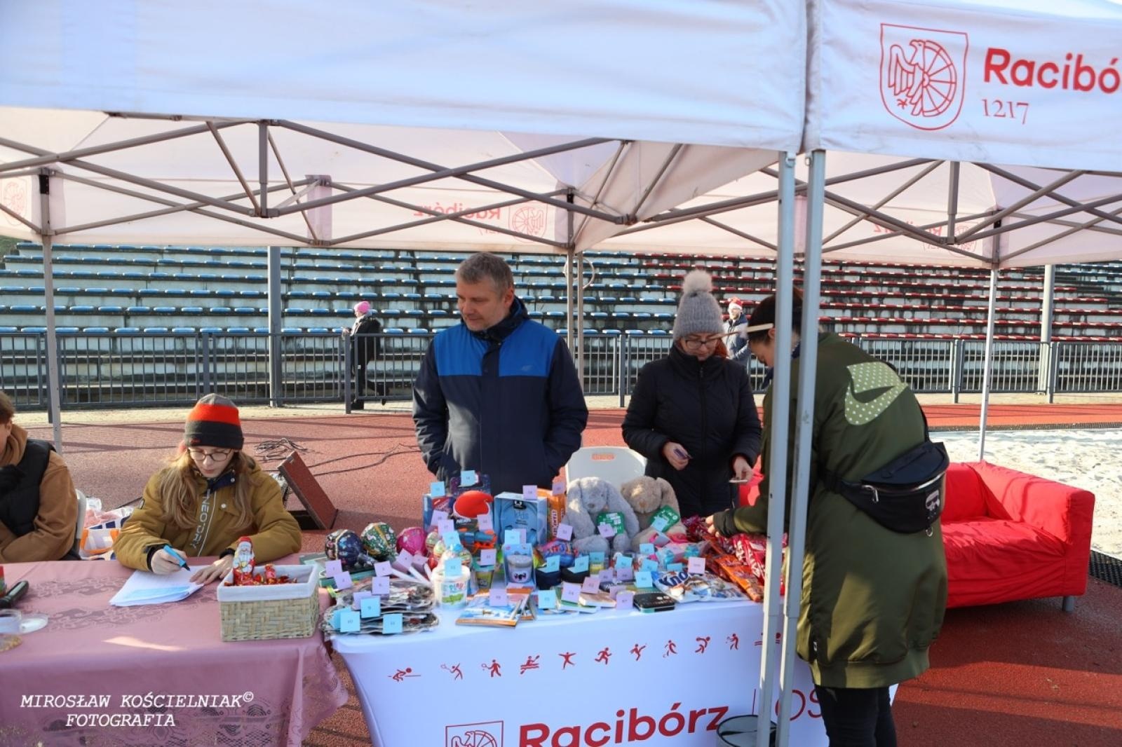 Zdjęcie w galerii na portalu naszraciborz.pl: Bieg mikołajkowy z Justyną Święty-Ersetic za nami [FOTO] wiadomości z regionu