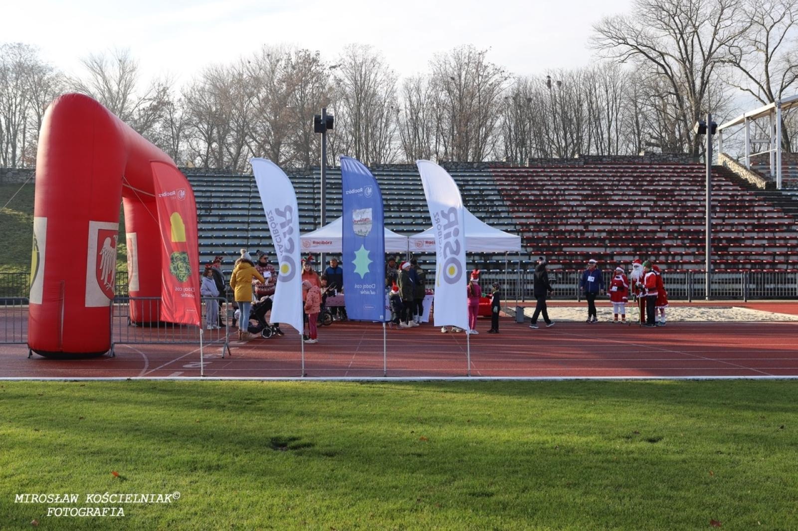 Zdjęcie w galerii na portalu naszraciborz.pl: Bieg mikołajkowy z Justyną Święty-Ersetic za nami [FOTO] wiadomości z regionu