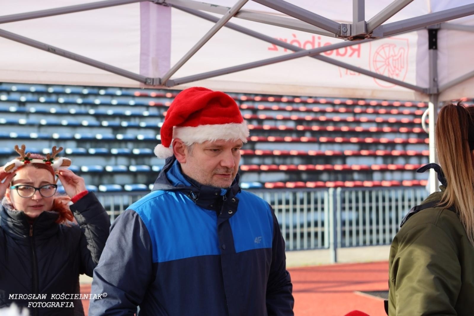 Zdjęcie w galerii na portalu naszraciborz.pl: Bieg mikołajkowy z Justyną Święty-Ersetic za nami [FOTO] wiadomości z regionu