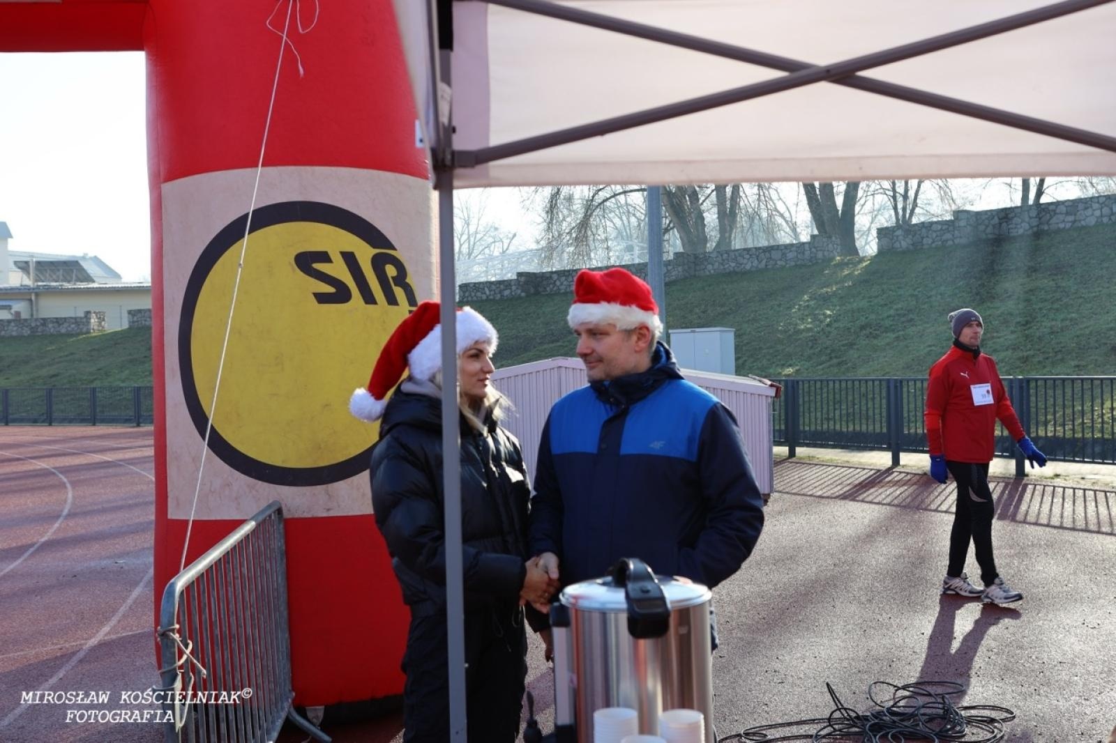 Zdjęcie w galerii na portalu naszraciborz.pl: Bieg mikołajkowy z Justyną Święty-Ersetic za nami [FOTO] wiadomości z regionu
