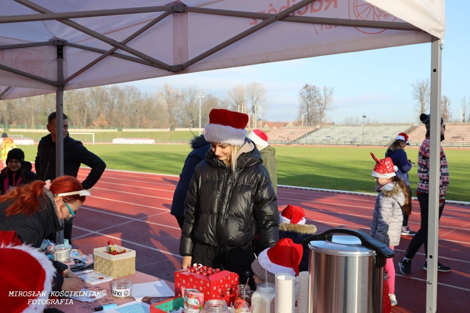 Zdjęcie w galerii na portalu naszraciborz.pl: Bieg mikołajkowy z Justyną Święty-Ersetic za nami [FOTO] wiadomości z regionu