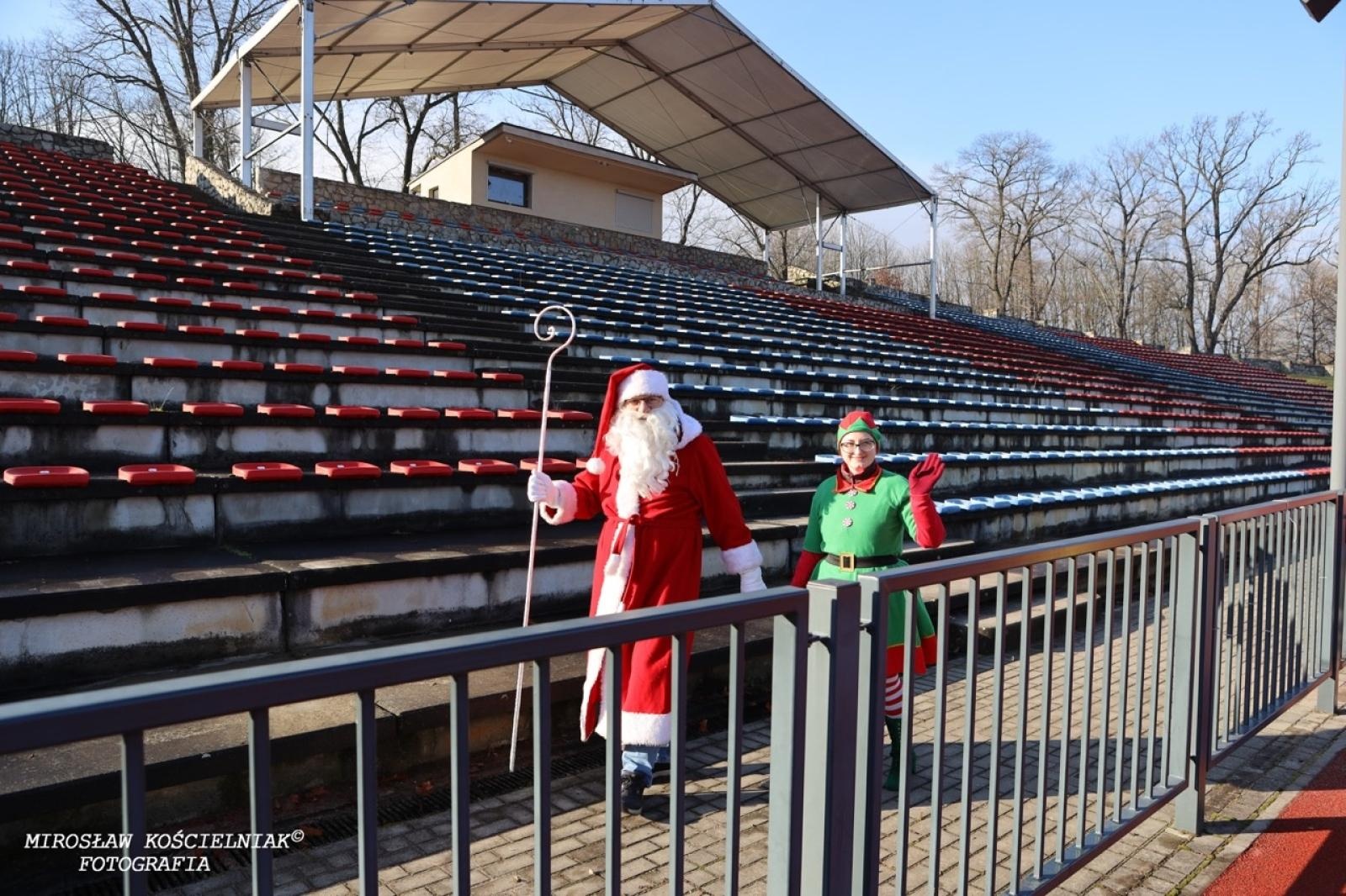 Zdjęcie w galerii na portalu naszraciborz.pl: Bieg mikołajkowy z Justyną Święty-Ersetic za nami [FOTO] wiadomości z regionu