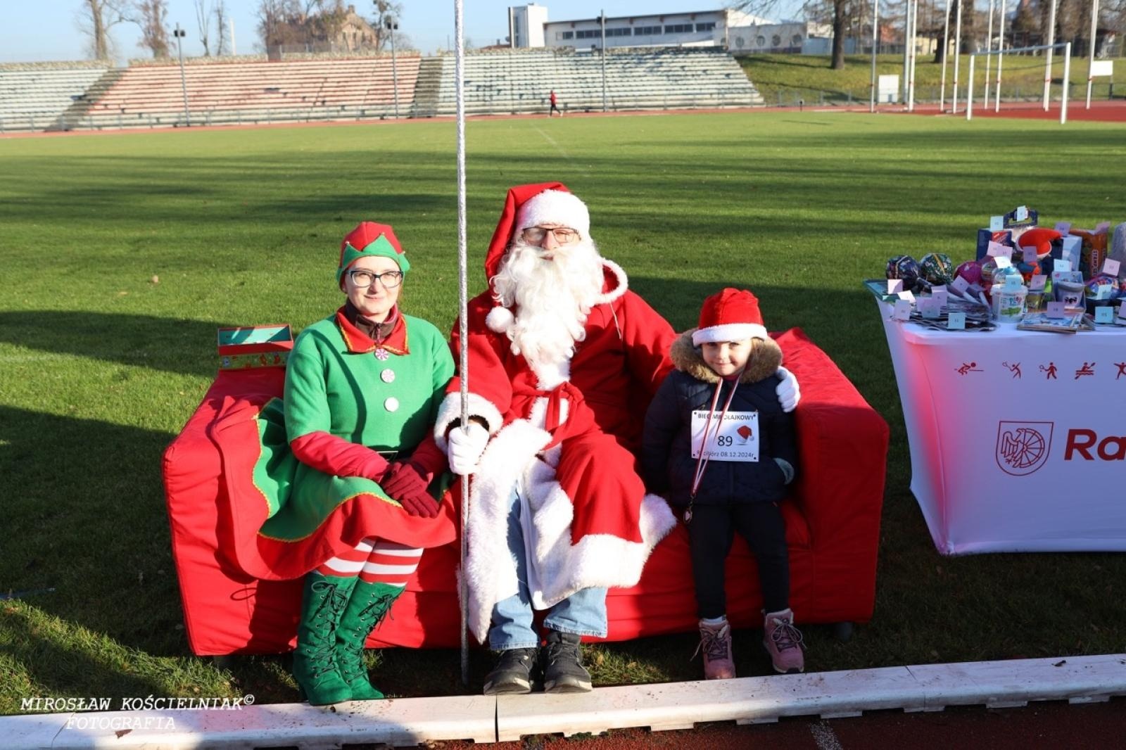 Zdjęcie w galerii na portalu naszraciborz.pl: Bieg mikołajkowy z Justyną Święty-Ersetic za nami [FOTO] wiadomości z regionu