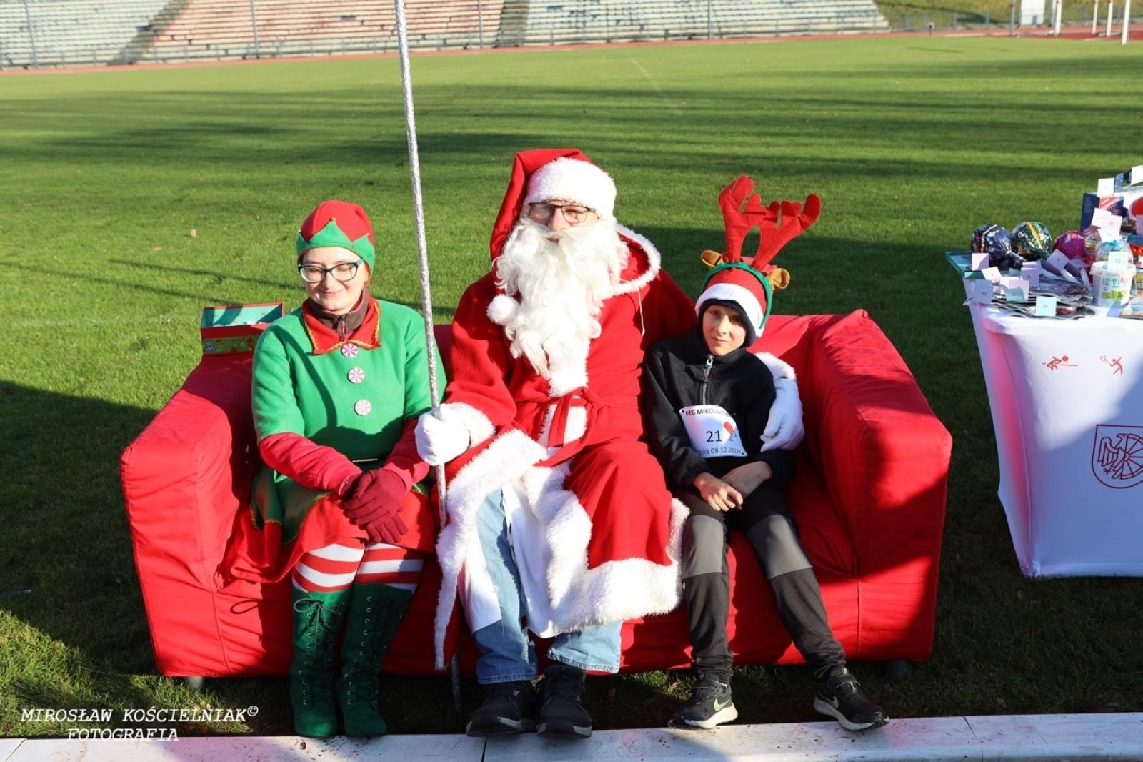 Zdjęcie w galerii na portalu naszraciborz.pl: Bieg mikołajkowy z Justyną Święty-Ersetic za nami [FOTO] wiadomości z regionu