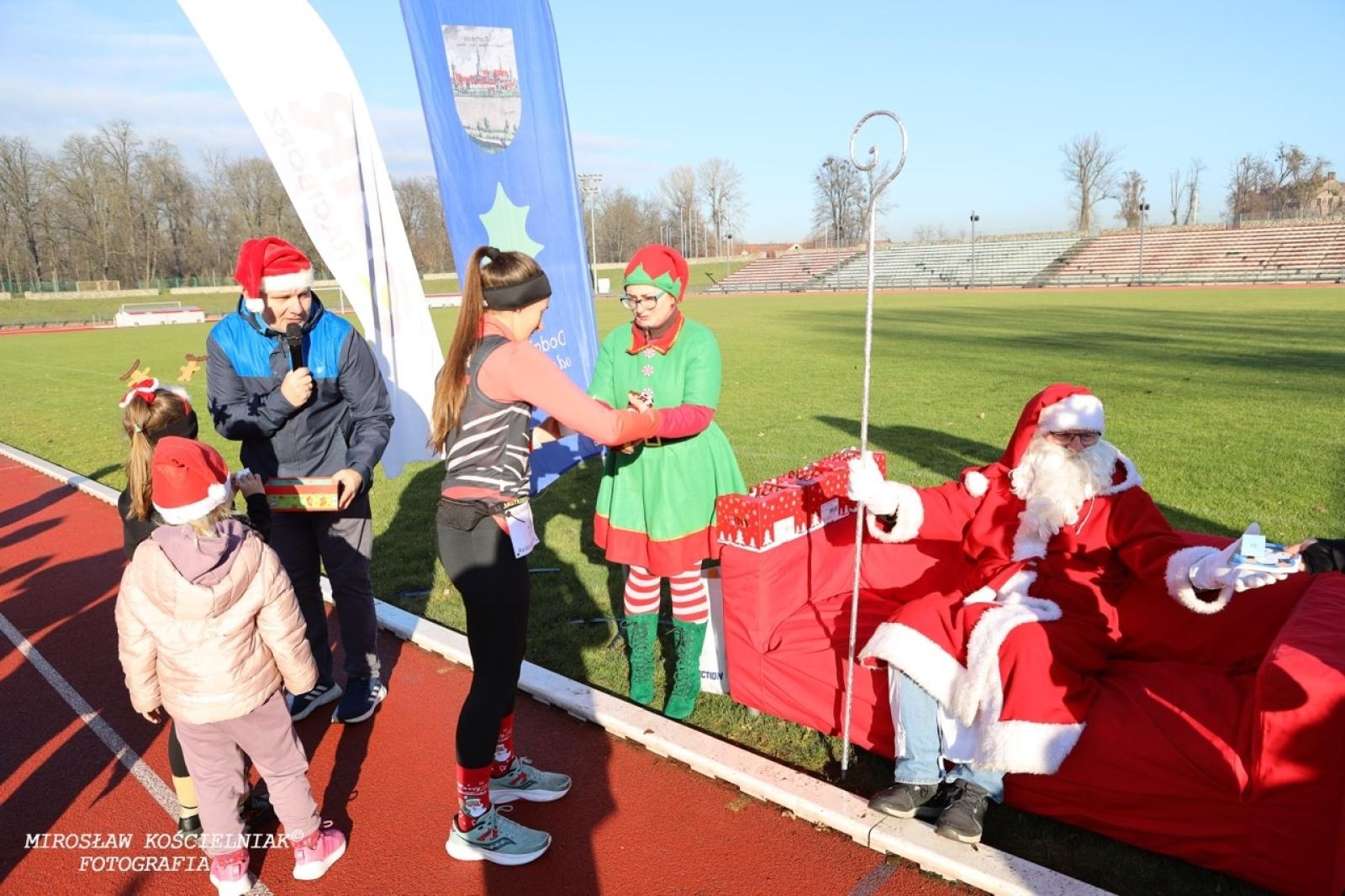 Zdjęcie w galerii na portalu naszraciborz.pl: Bieg mikołajkowy z Justyną Święty-Ersetic za nami [FOTO] wiadomości z regionu