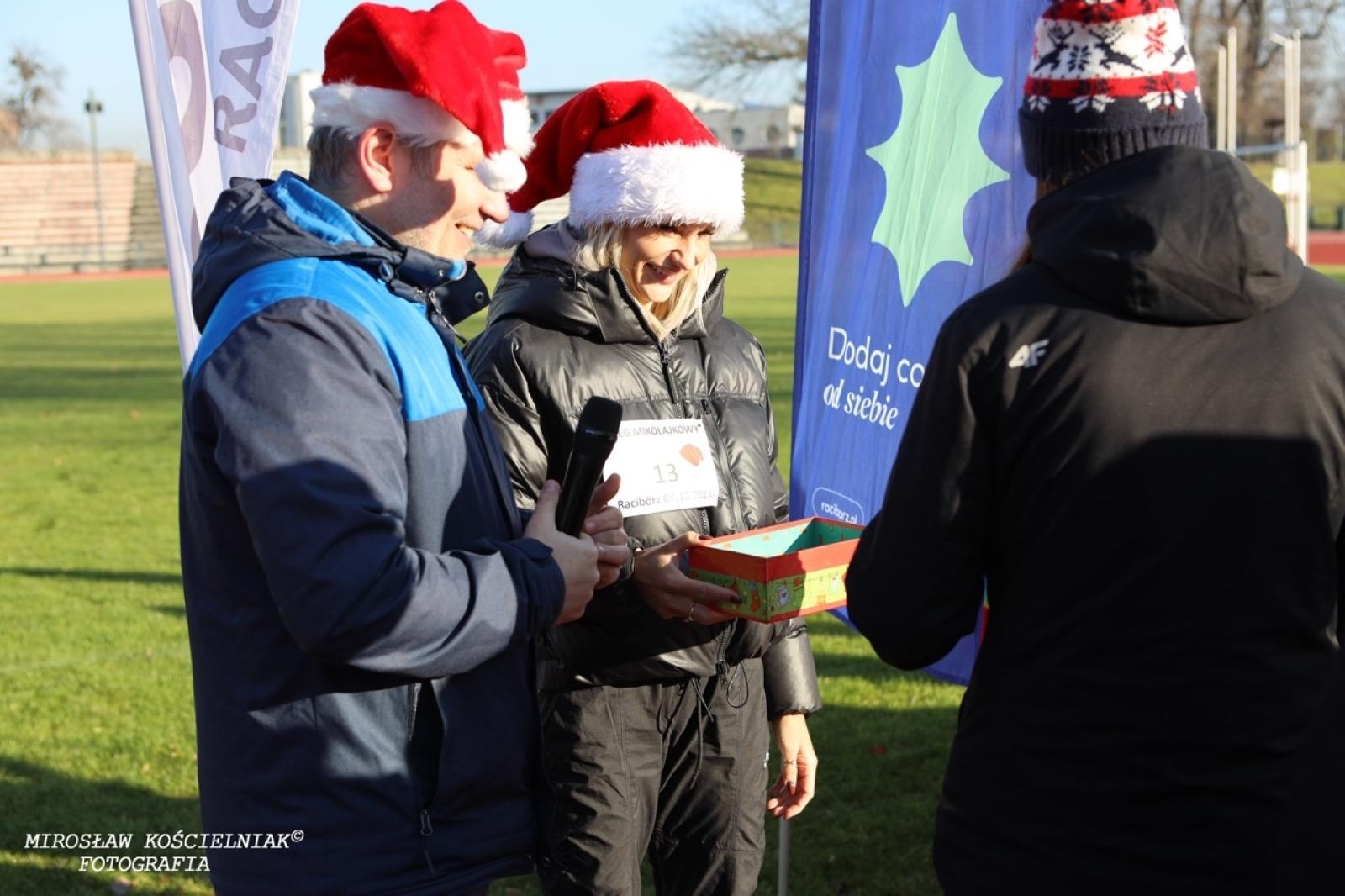 Zdjęcie w galerii na portalu naszraciborz.pl: Bieg mikołajkowy z Justyną Święty-Ersetic za nami [FOTO] wiadomości z regionu