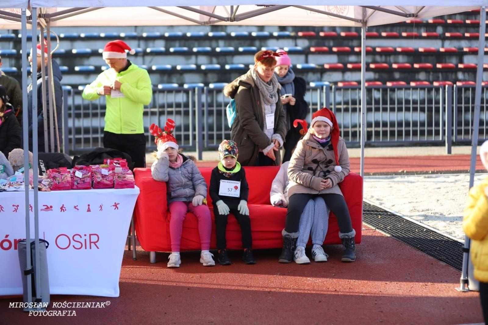 Zdjęcie w galerii na portalu naszraciborz.pl: Bieg mikołajkowy z Justyną Święty-Ersetic za nami [FOTO] wiadomości z regionu