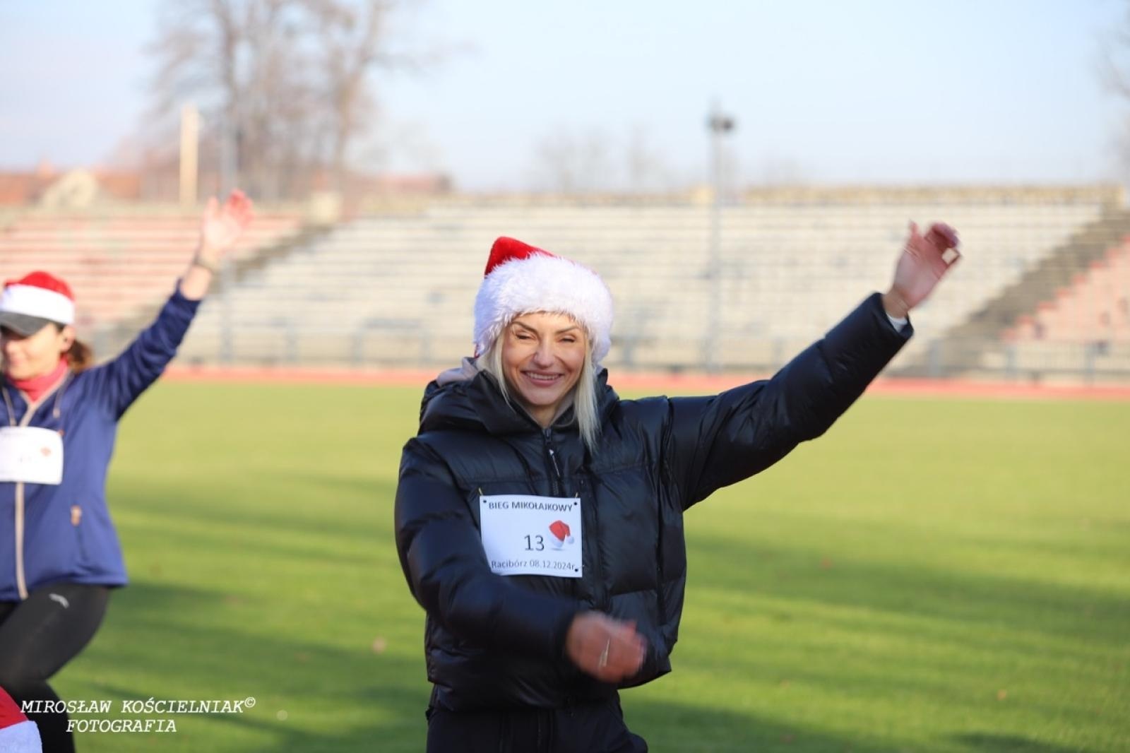 Zdjęcie w galerii na portalu naszraciborz.pl: Bieg mikołajkowy z Justyną Święty-Ersetic za nami [FOTO] wiadomości z regionu