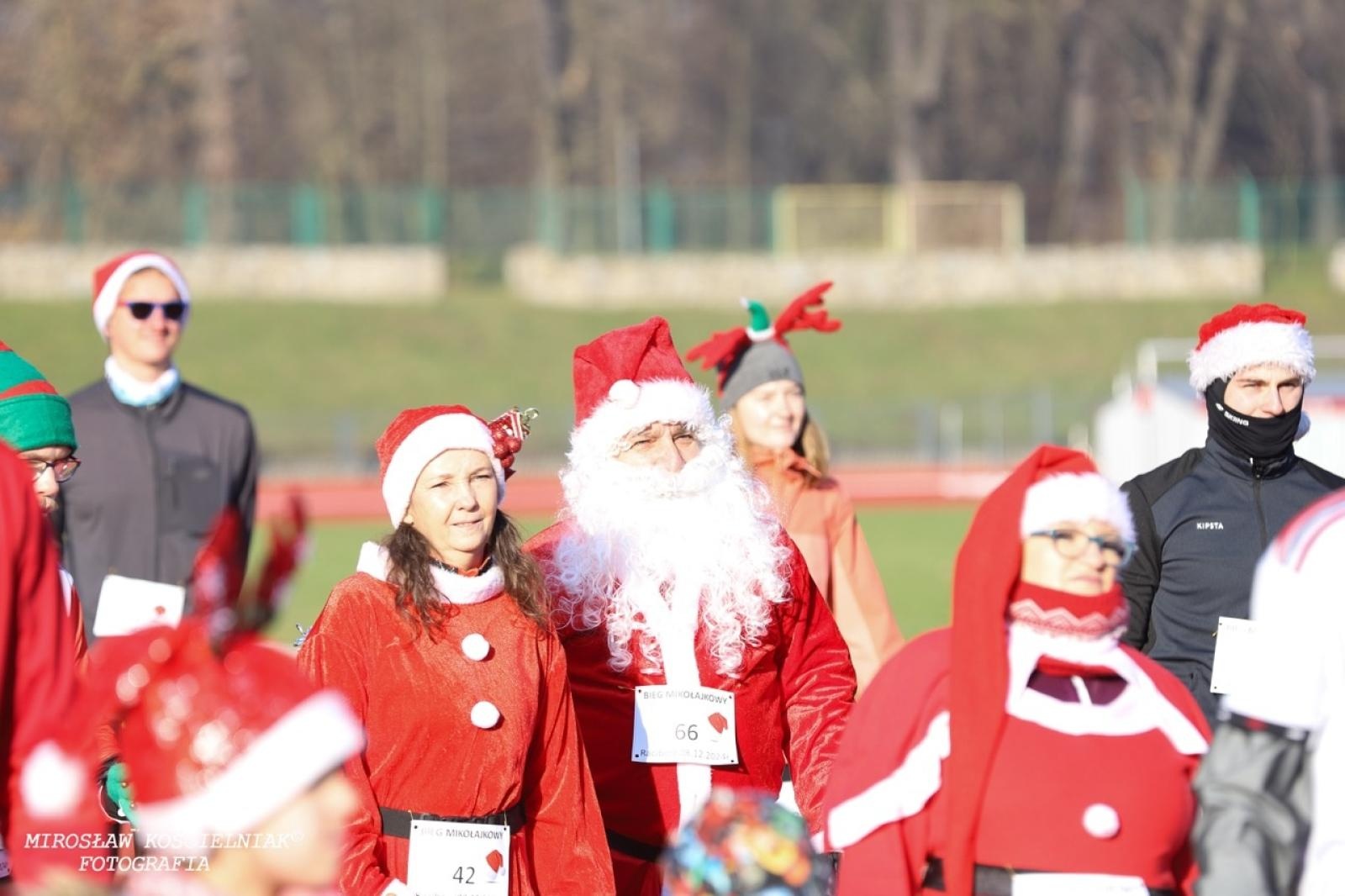 Zdjęcie w galerii na portalu naszraciborz.pl: Bieg mikołajkowy z Justyną Święty-Ersetic za nami [FOTO] wiadomości z regionu