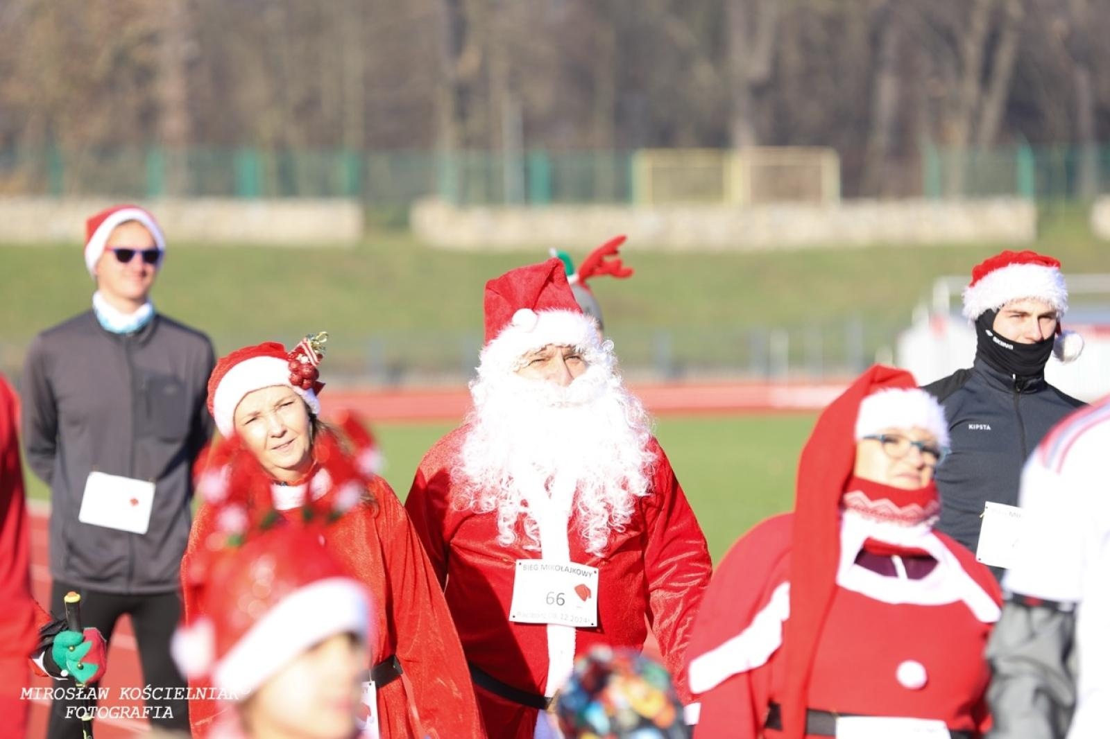 Zdjęcie w galerii na portalu naszraciborz.pl: Bieg mikołajkowy z Justyną Święty-Ersetic za nami [FOTO] wiadomości z regionu