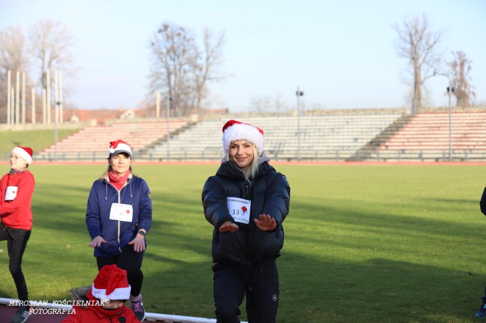 Zdjęcie w galerii na portalu naszraciborz.pl: Bieg mikołajkowy z Justyną Święty-Ersetic za nami [FOTO] wiadomości z regionu