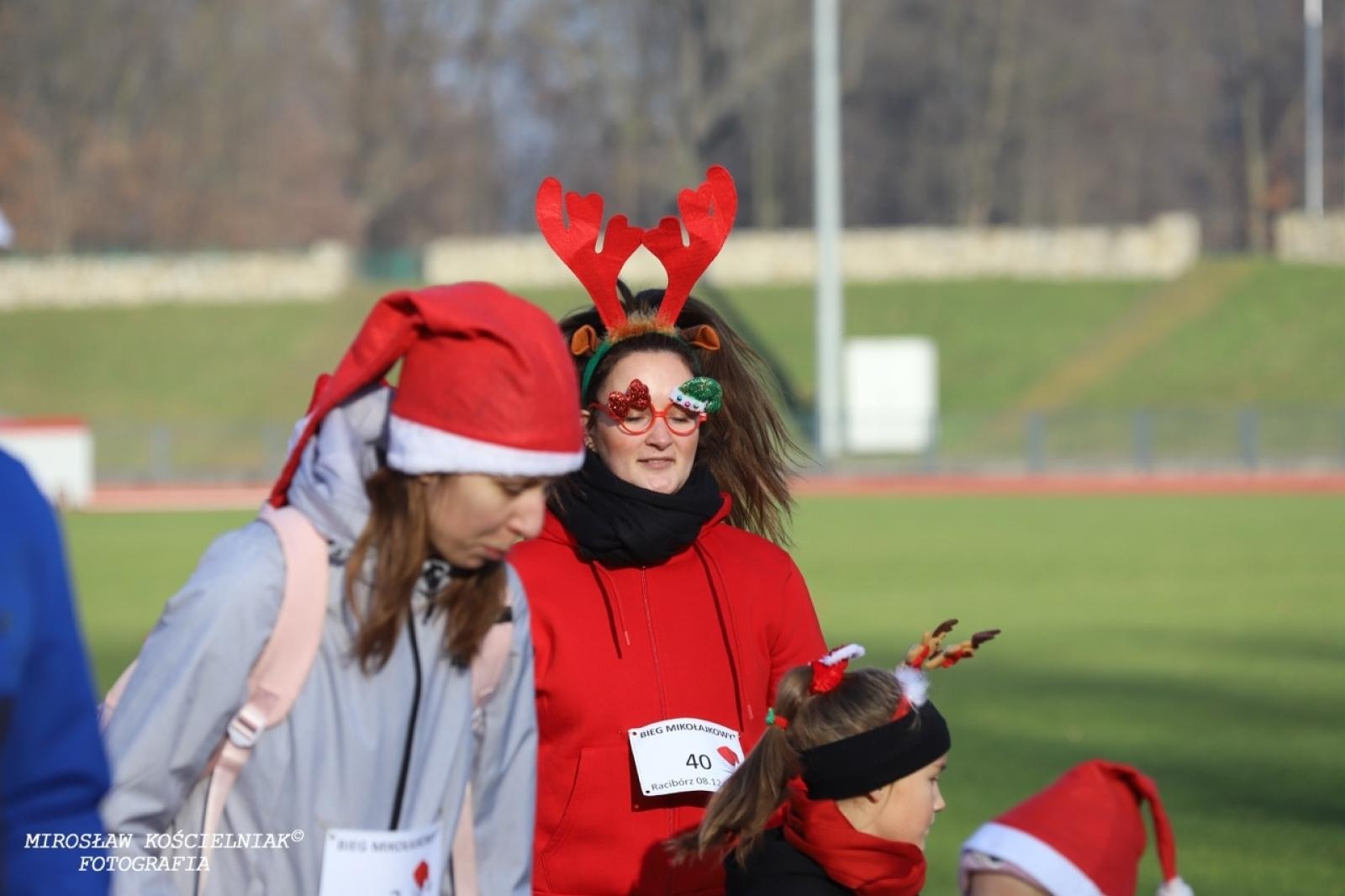 Zdjęcie w galerii na portalu naszraciborz.pl: Bieg mikołajkowy z Justyną Święty-Ersetic za nami [FOTO] wiadomości z regionu