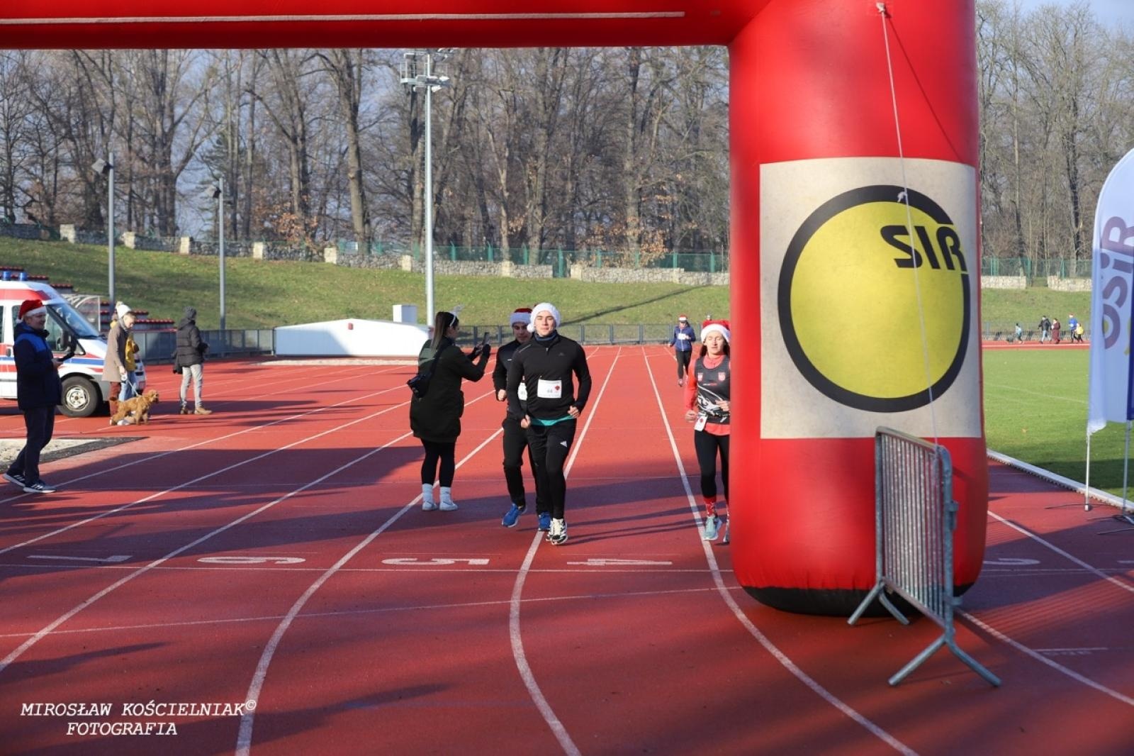 Zdjęcie w galerii na portalu naszraciborz.pl: Bieg mikołajkowy z Justyną Święty-Ersetic za nami [FOTO] wiadomości z regionu