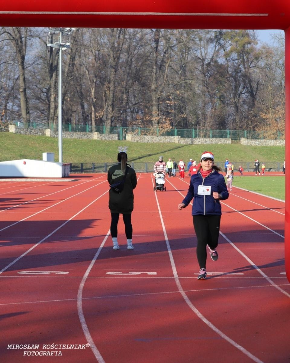 Zdjęcie w galerii na portalu naszraciborz.pl: Bieg mikołajkowy z Justyną Święty-Ersetic za nami [FOTO] wiadomości z regionu