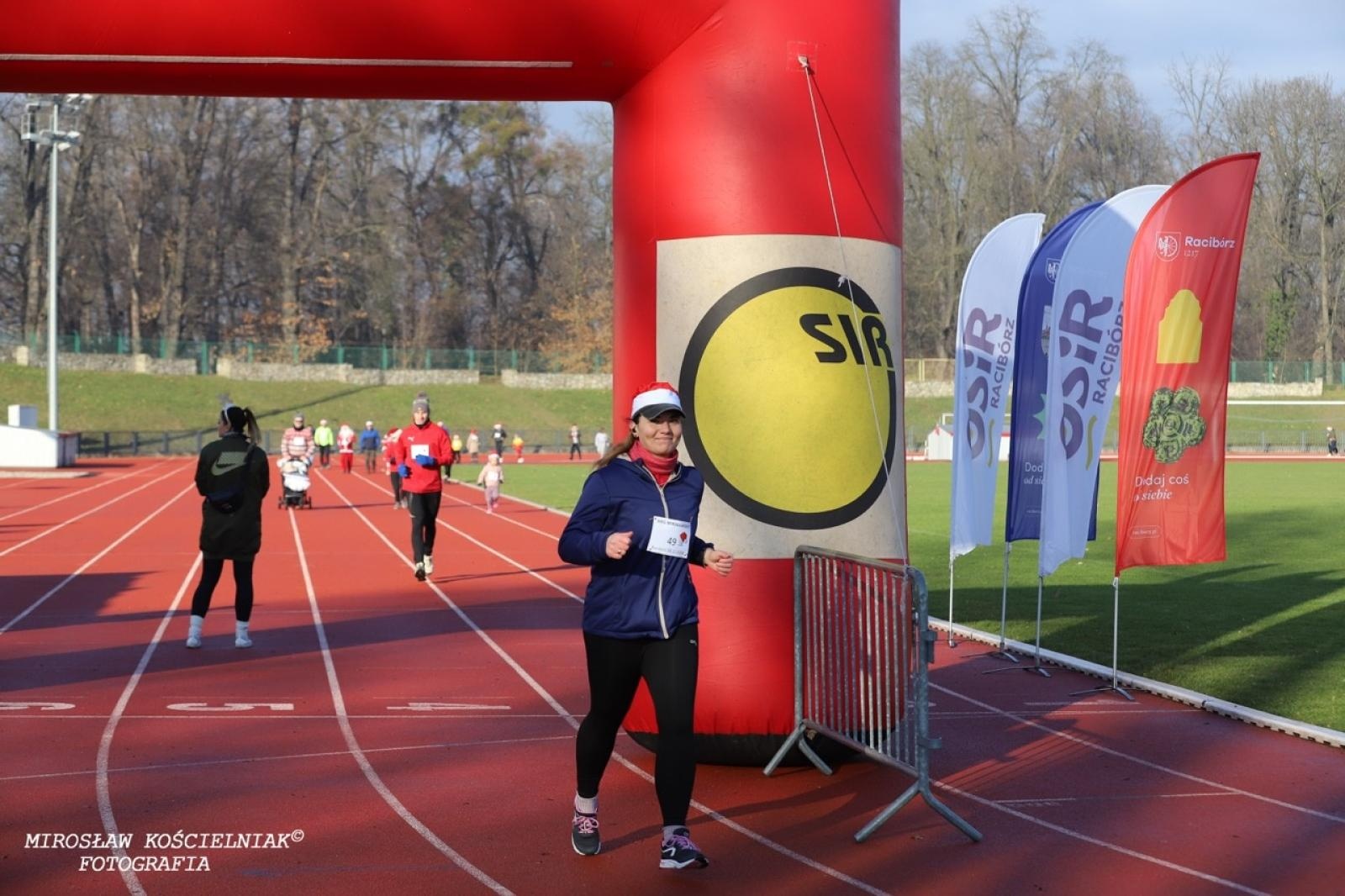 Zdjęcie w galerii na portalu naszraciborz.pl: Bieg mikołajkowy z Justyną Święty-Ersetic za nami [FOTO] wiadomości z regionu