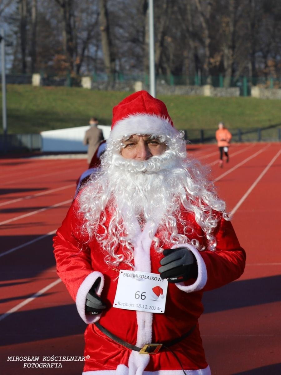 Zdjęcie w galerii na portalu naszraciborz.pl: Bieg mikołajkowy z Justyną Święty-Ersetic za nami [FOTO] wiadomości z regionu