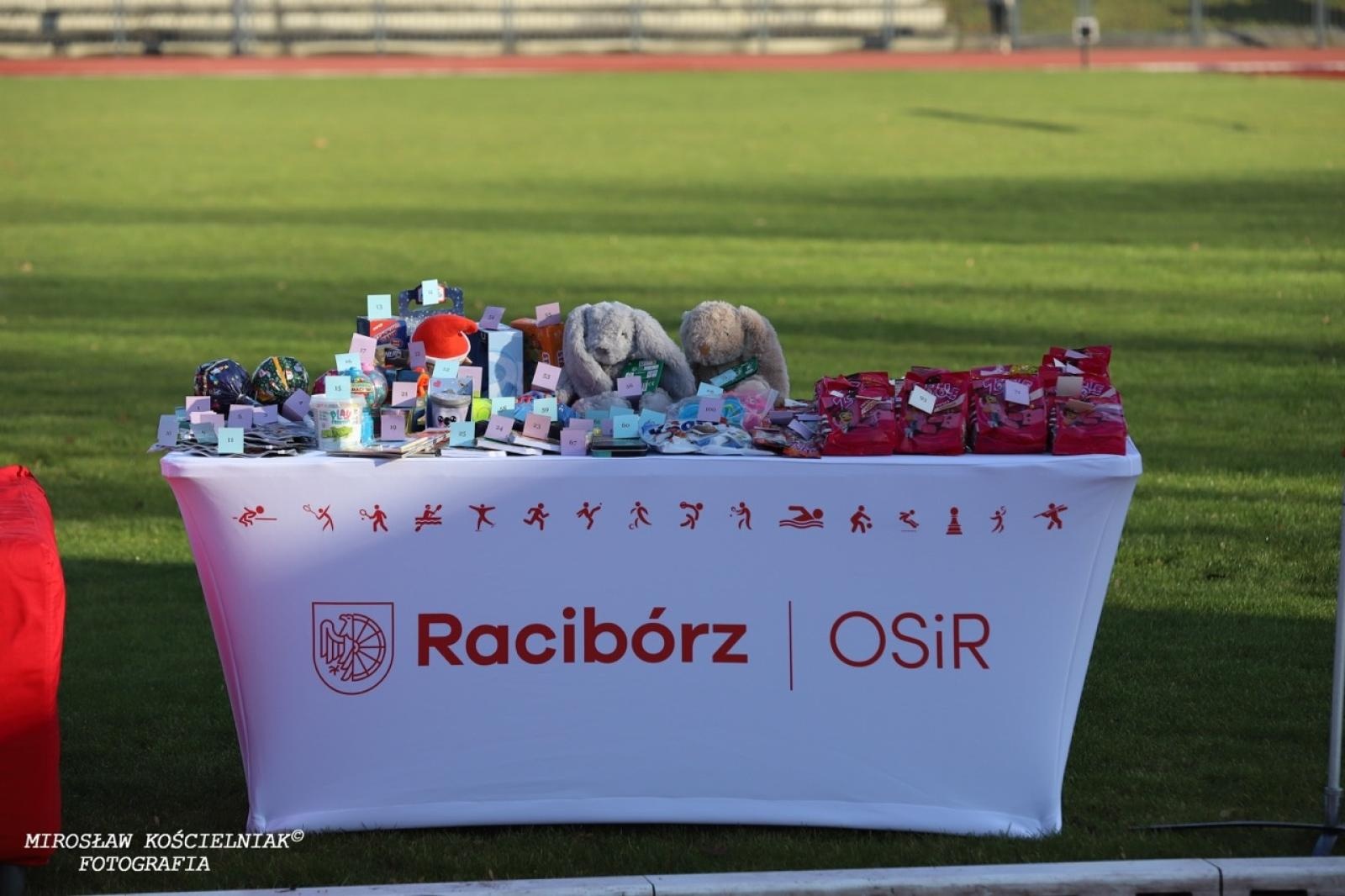Zdjęcie w galerii na portalu naszraciborz.pl: Bieg mikołajkowy z Justyną Święty-Ersetic za nami [FOTO] wiadomości z regionu