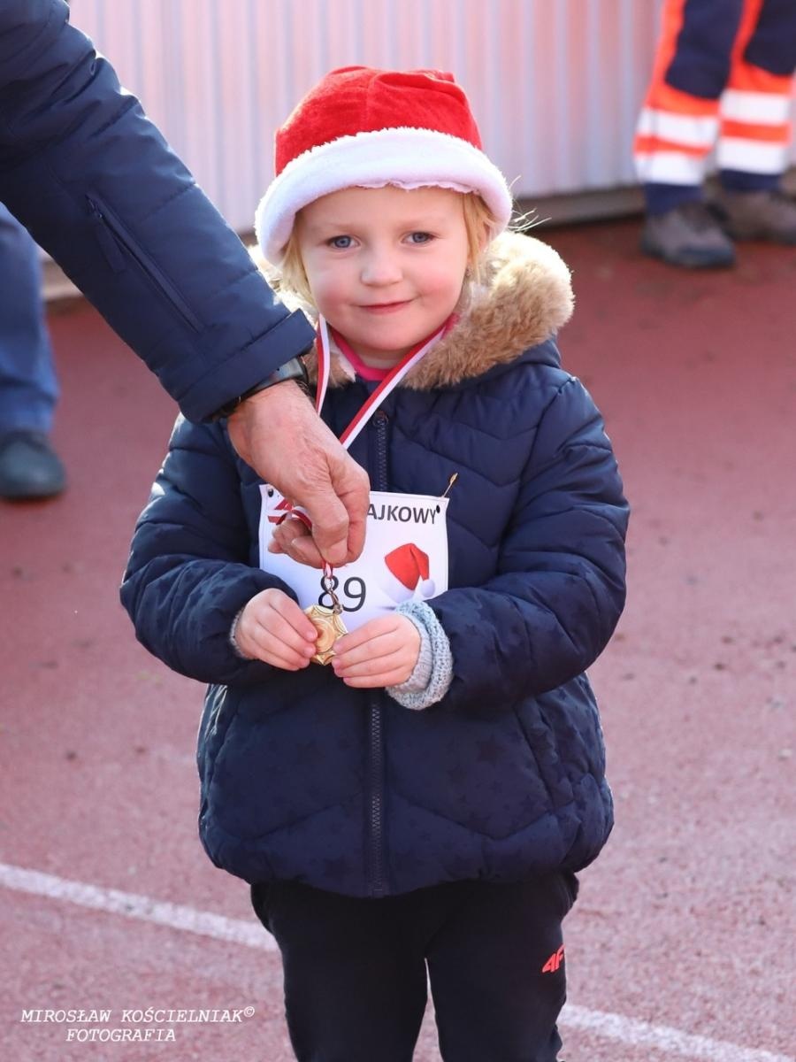 Zdjęcie w galerii na portalu naszraciborz.pl: Bieg mikołajkowy z Justyną Święty-Ersetic za nami [FOTO] wiadomości z regionu