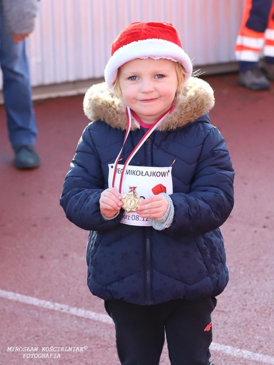 Zdjęcie w galerii na portalu naszraciborz.pl: Bieg mikołajkowy z Justyną Święty-Ersetic za nami [FOTO] wiadomości z regionu