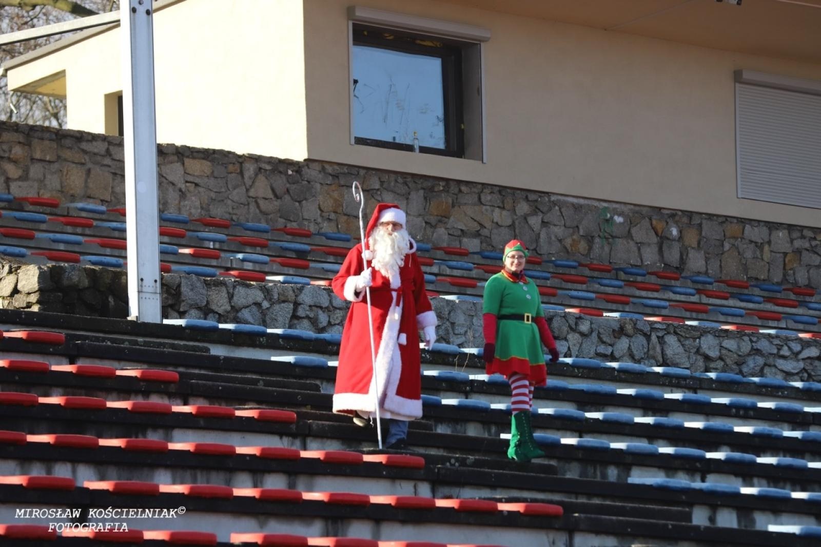 Zdjęcie w galerii na portalu naszraciborz.pl: Bieg mikołajkowy z Justyną Święty-Ersetic za nami [FOTO] wiadomości z regionu