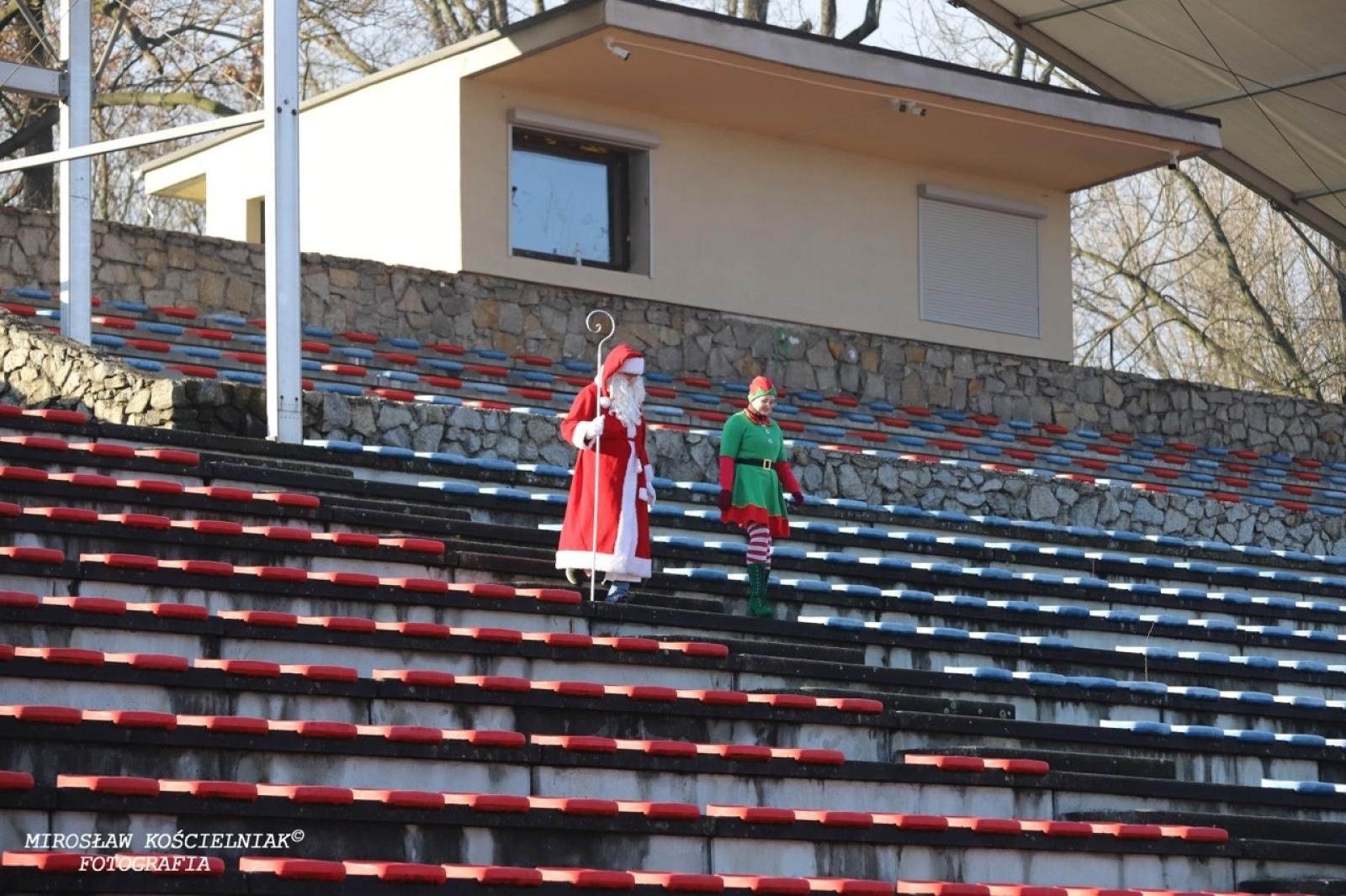 Zdjęcie w galerii na portalu naszraciborz.pl: Bieg mikołajkowy z Justyną Święty-Ersetic za nami [FOTO] wiadomości z regionu