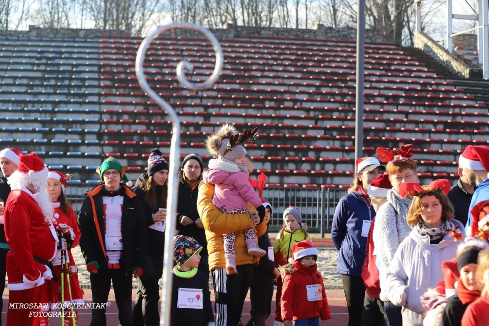 Zdjęcie w galerii na portalu naszraciborz.pl: Bieg mikołajkowy z Justyną Święty-Ersetic za nami [FOTO] wiadomości z regionu