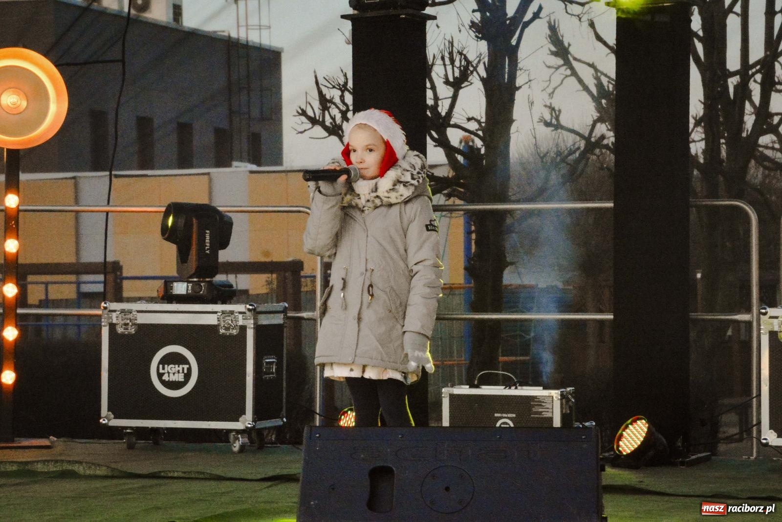 Zdjęcie w galerii na portalu naszraciborz.pl: Pierogi, moczka, bigos i barszcz. Zapach smakołyków na kiermaszu w Kornowacu [FOTO i WIDEO] wiadomości z regionu