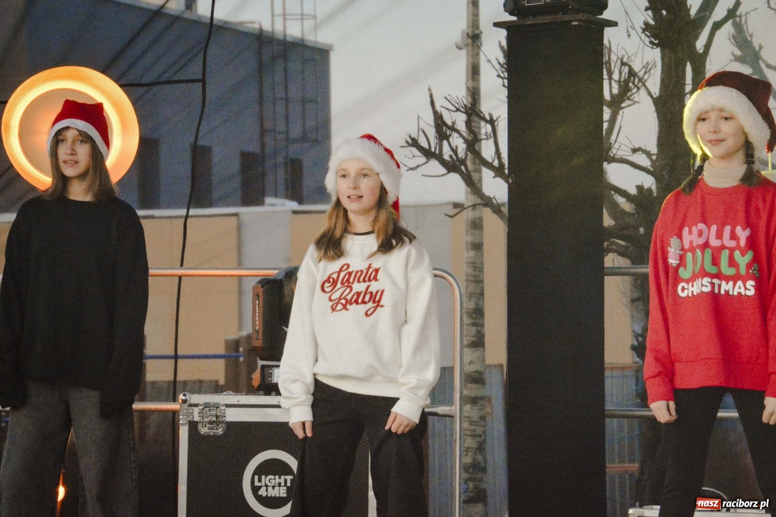 Zdjęcie w galerii na portalu naszraciborz.pl: Pierogi, moczka, bigos i barszcz. Zapach smakołyków na kiermaszu w Kornowacu [FOTO i WIDEO] wiadomości z regionu