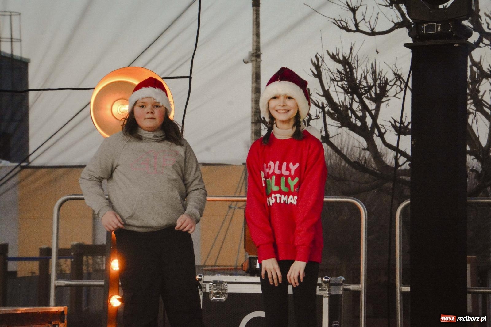 Zdjęcie w galerii na portalu naszraciborz.pl: Pierogi, moczka, bigos i barszcz. Zapach smakołyków na kiermaszu w Kornowacu [FOTO i WIDEO] wiadomości z regionu