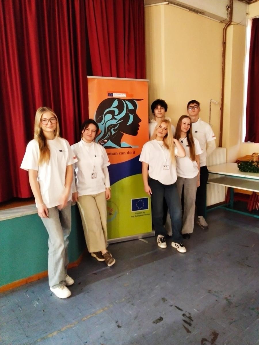 Zdjęcie w galerii na portalu naszraciborz.pl: Młodzież ZSO nr 1 w Raciborzu z wizytą w Atenach wiadomości z regionu