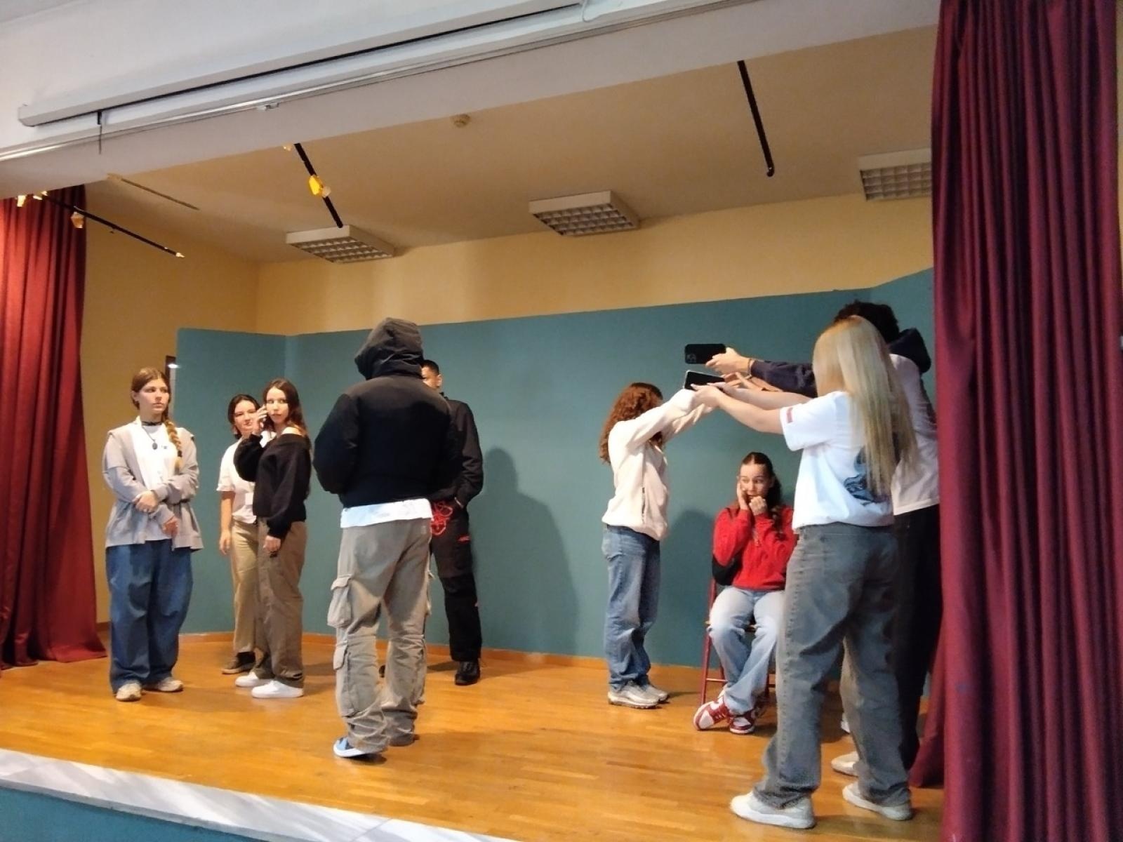 Zdjęcie w galerii na portalu naszraciborz.pl: Młodzież ZSO nr 1 w Raciborzu z wizytą w Atenach wiadomości z regionu