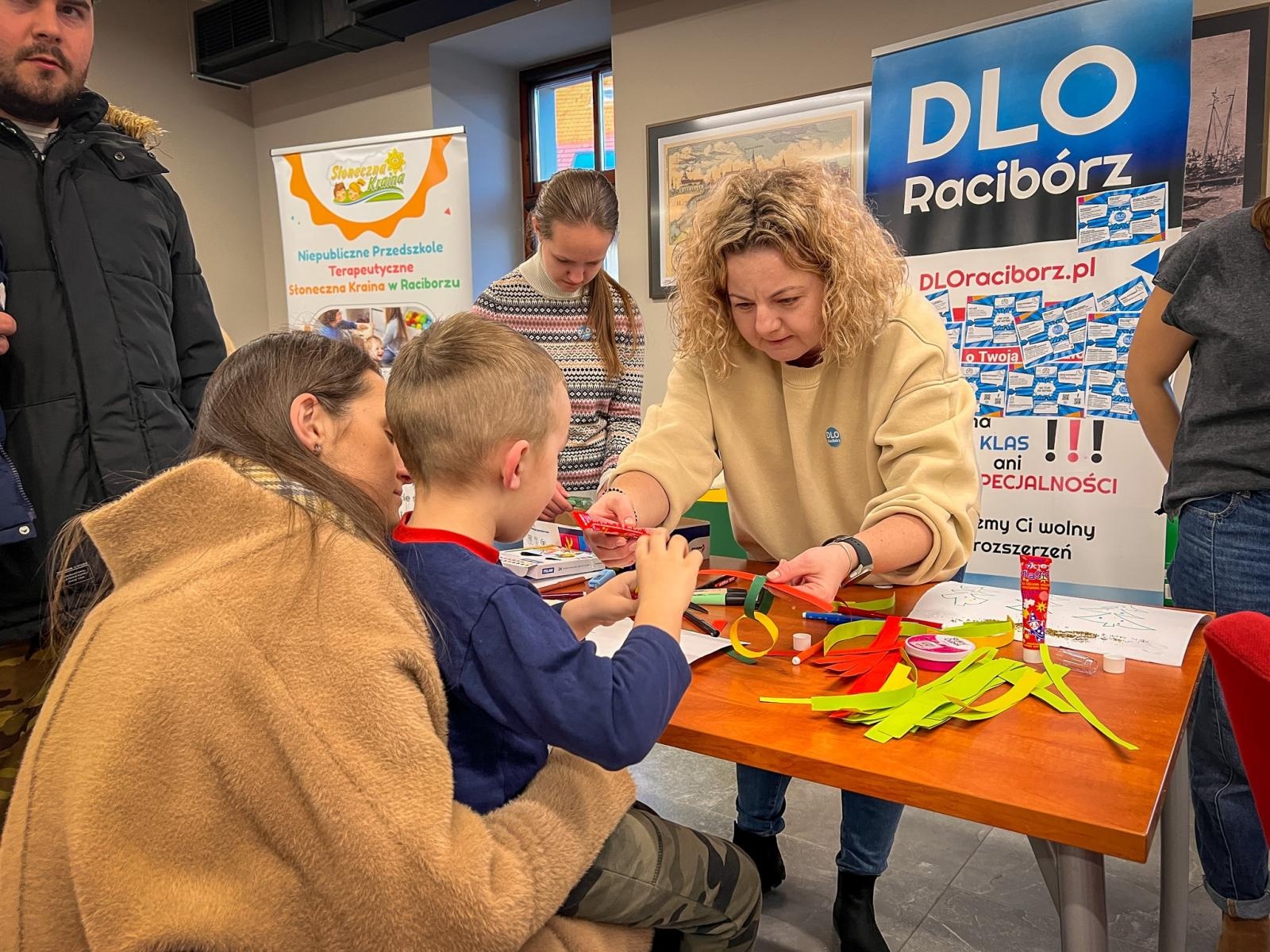 Zdjęcie w galerii na portalu naszraciborz.pl: Zamek w Raciborzu zamienił się w dziecięcą krainę. Za tydzień muzyczna karuzela i wystawa z Lego wiadomości z regionu