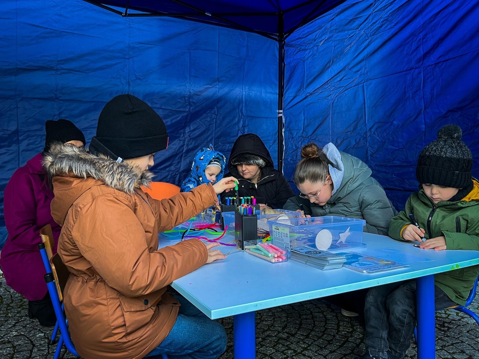 Zdjęcie w galerii na portalu naszraciborz.pl: Zamek w Raciborzu zamienił się w dziecięcą krainę. Za tydzień muzyczna karuzela i wystawa z Lego wiadomości z regionu