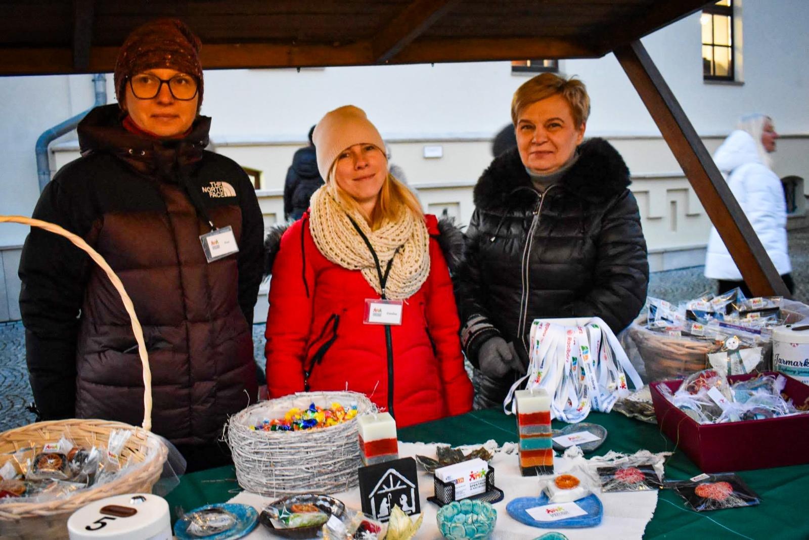 Zdjęcie w galerii na portalu naszraciborz.pl: Zamek w Raciborzu zamienił się w dziecięcą krainę. Za tydzień muzyczna karuzela i wystawa z Lego wiadomości z regionu