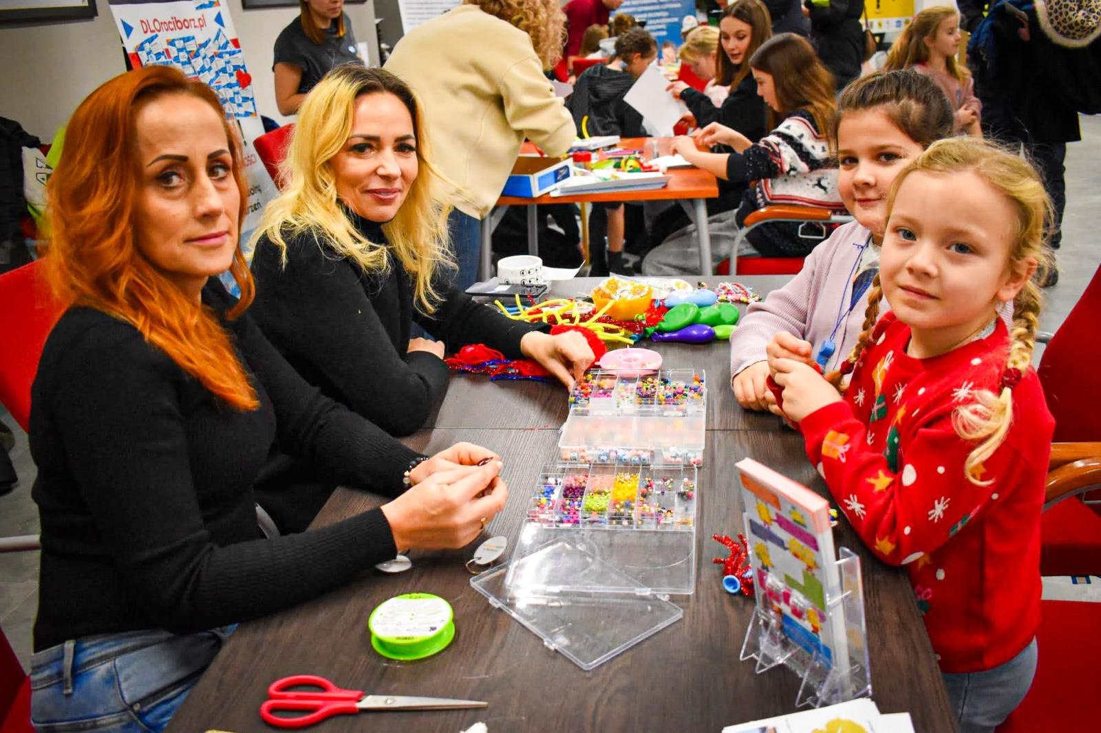 Zdjęcie w galerii na portalu naszraciborz.pl: Zamek w Raciborzu zamienił się w dziecięcą krainę. Za tydzień muzyczna karuzela i wystawa z Lego wiadomości z regionu