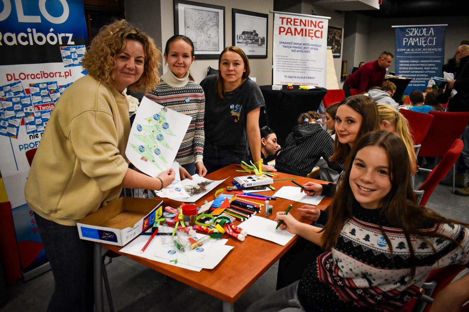 Zdjęcie w galerii na portalu naszraciborz.pl: Zamek w Raciborzu zamienił się w dziecięcą krainę. Za tydzień muzyczna karuzela i wystawa z Lego wiadomości z regionu