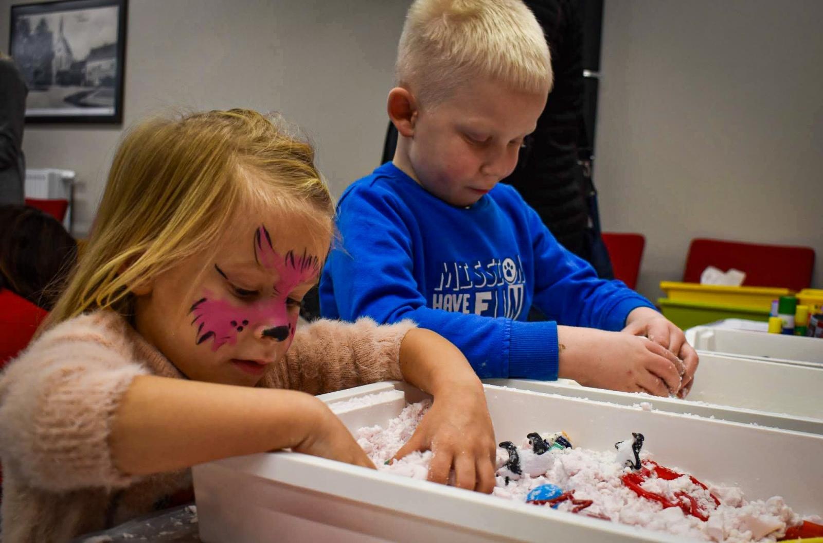 Zdjęcie w galerii na portalu naszraciborz.pl: Zamek w Raciborzu zamienił się w dziecięcą krainę. Za tydzień muzyczna karuzela i wystawa z Lego wiadomości z regionu