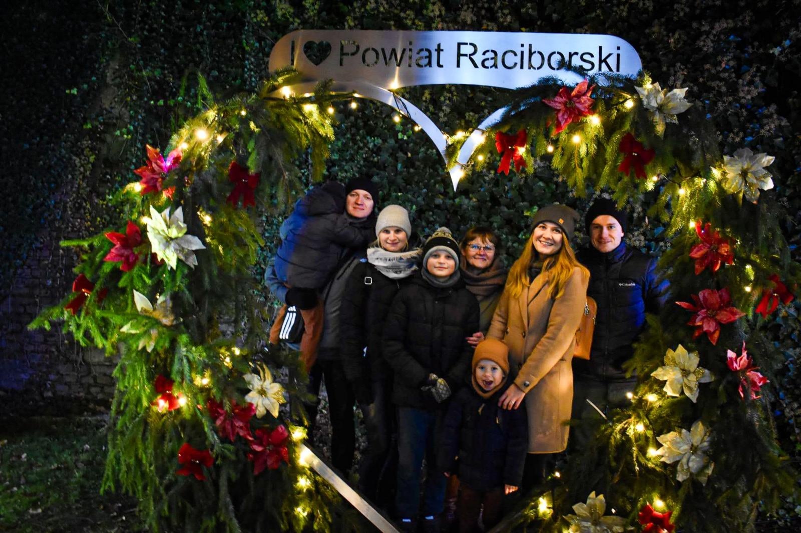 Zdjęcie w galerii na portalu naszraciborz.pl: Zamek w Raciborzu zamienił się w dziecięcą krainę. Za tydzień muzyczna karuzela i wystawa z Lego wiadomości z regionu