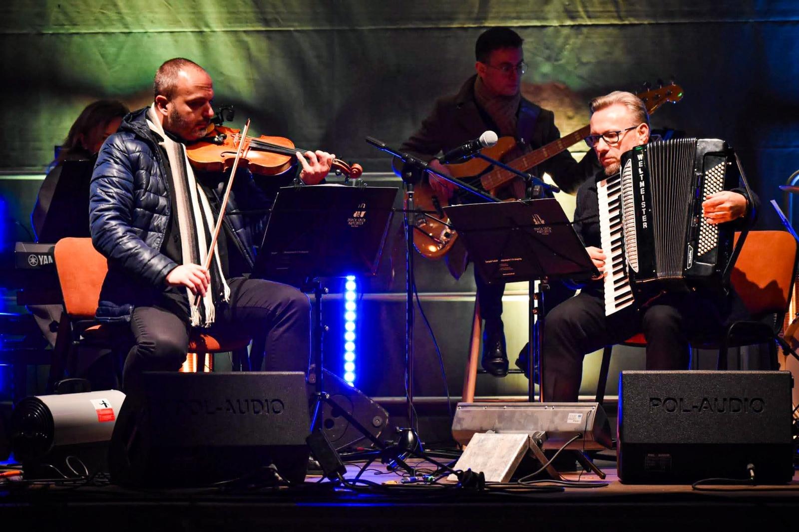 Zdjęcie w galerii na portalu naszraciborz.pl: Zamek w Raciborzu zamienił się w dziecięcą krainę. Za tydzień muzyczna karuzela i wystawa z Lego wiadomości z regionu