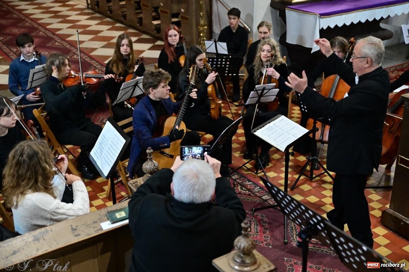 Zdjęcie w galerii na portalu naszraciborz.pl: XXII Dni Ks. Prałata Stefana Pieczki: pierwszy koncert za nami, gala i kolejne wydarzenia wkrótce wiadomości z regionu