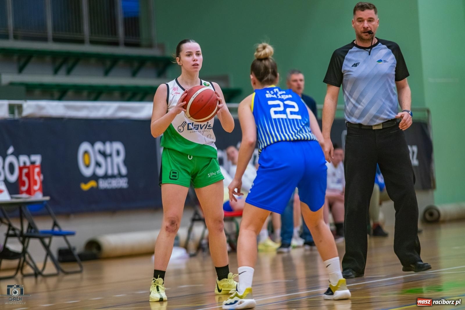 Zdjęcie w galerii na portalu naszraciborz.pl: Dobry początek, fatalna końcówka. RKK AZS Racibórz na tarczy we własnej hali [FOTO i WIDEO] wiadomości z regionu