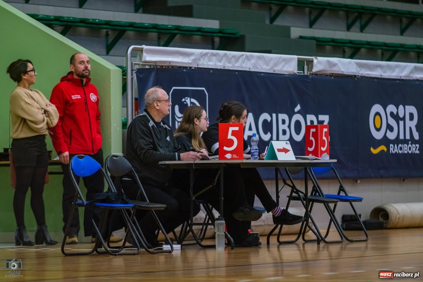 Zdjęcie w galerii na portalu naszraciborz.pl: Dobry początek, fatalna końcówka. RKK AZS Racibórz na tarczy we własnej hali [FOTO i WIDEO] wiadomości z regionu