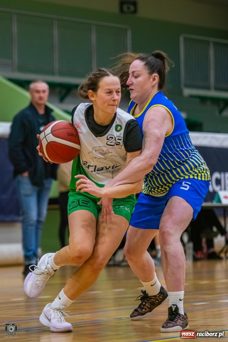 Zdjęcie w galerii na portalu naszraciborz.pl: Dobry początek, fatalna końcówka. RKK AZS Racibórz na tarczy we własnej hali [FOTO i WIDEO] wiadomości z regionu