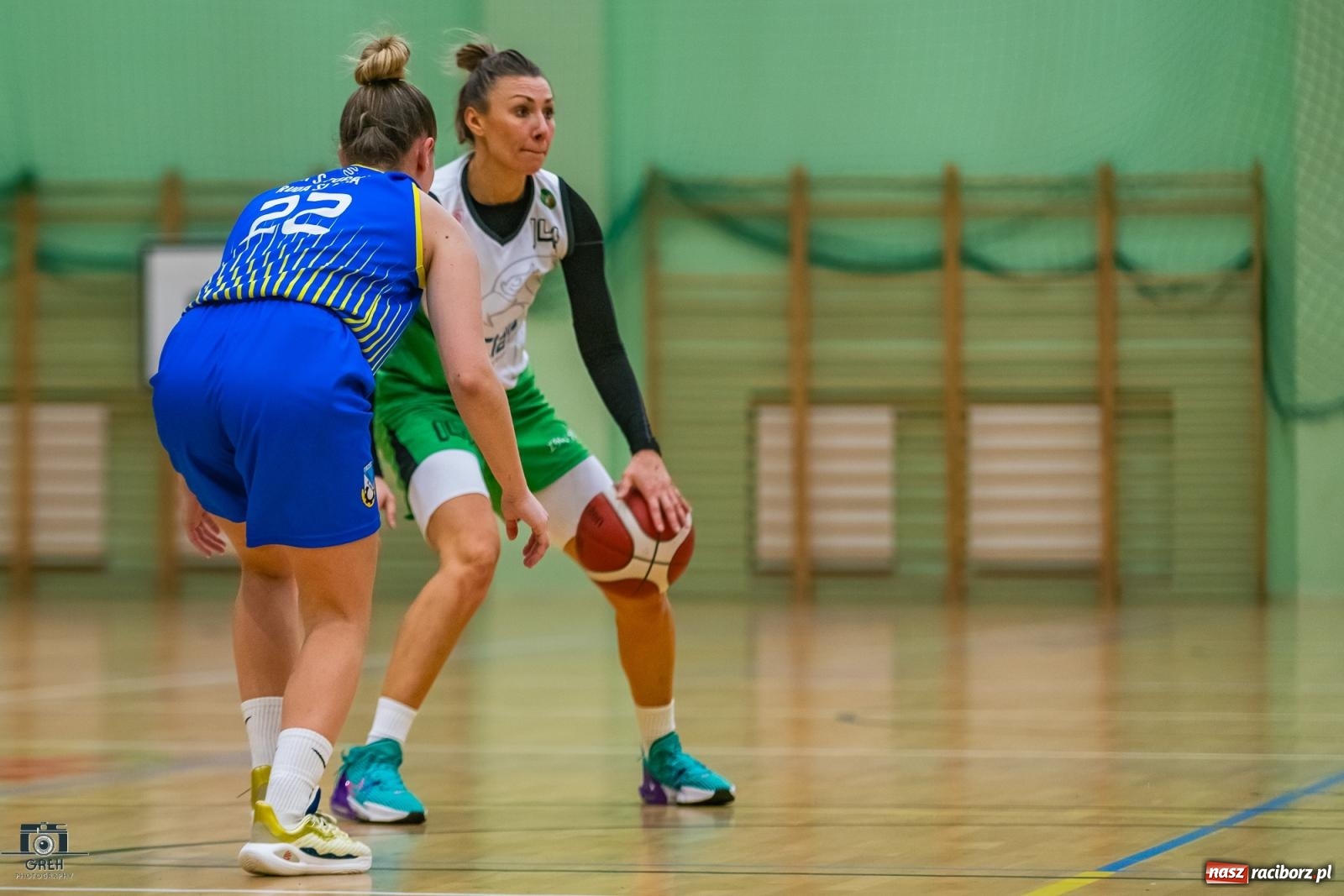 Zdjęcie w galerii na portalu naszraciborz.pl: Dobry początek, fatalna końcówka. RKK AZS Racibórz na tarczy we własnej hali [FOTO i WIDEO] wiadomości z regionu