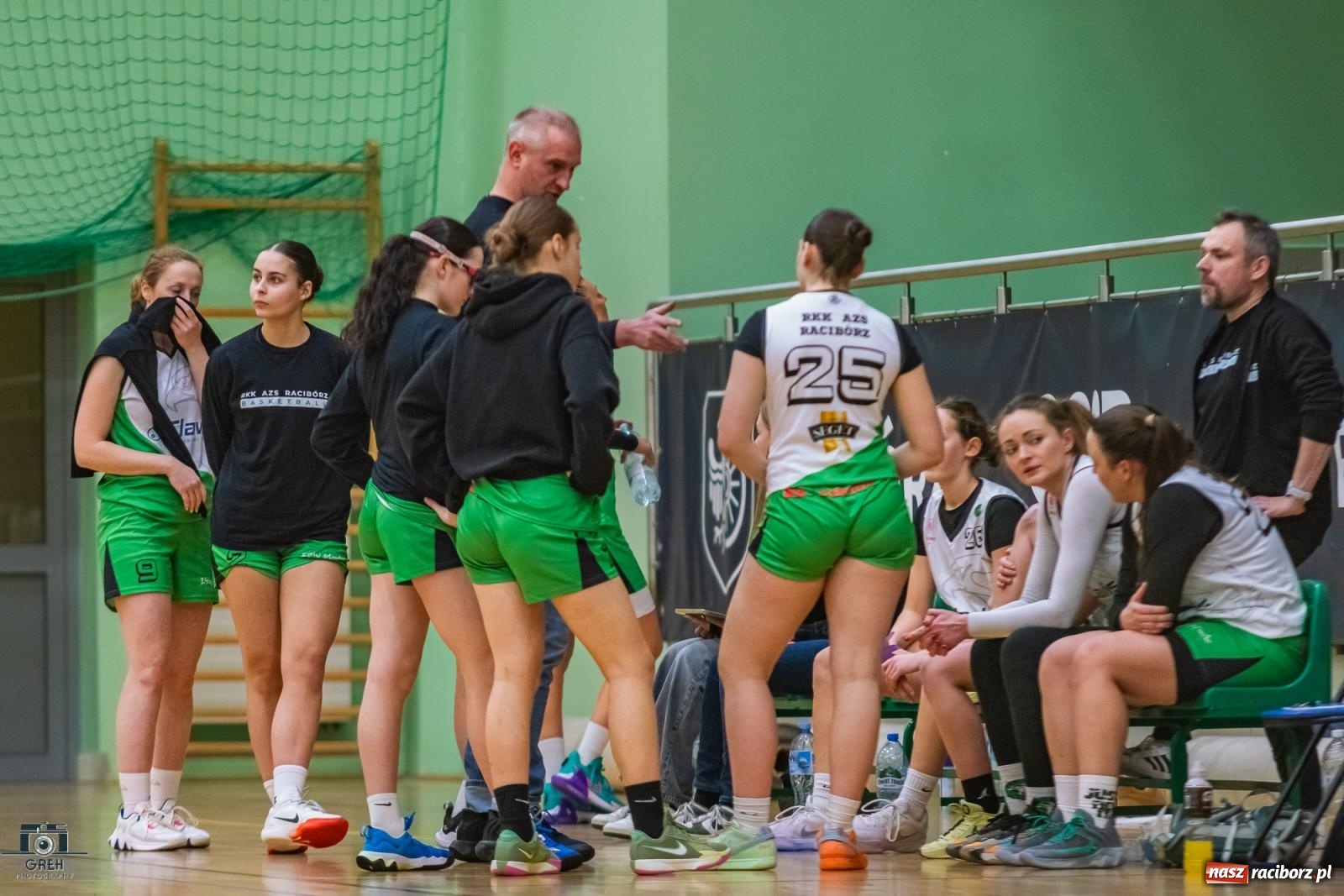 Zdjęcie w galerii na portalu naszraciborz.pl: Dobry początek, fatalna końcówka. RKK AZS Racibórz na tarczy we własnej hali [FOTO i WIDEO] wiadomości z regionu