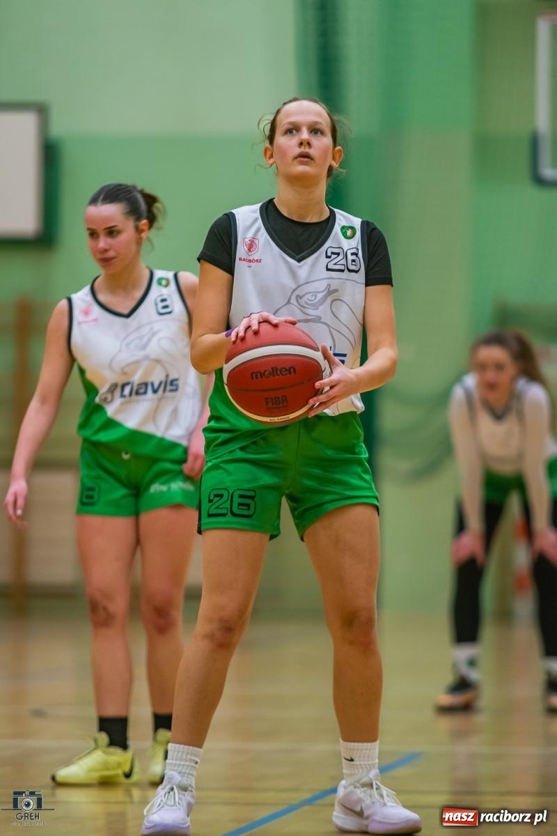 Zdjęcie w galerii na portalu naszraciborz.pl: Dobry początek, fatalna końcówka. RKK AZS Racibórz na tarczy we własnej hali [FOTO i WIDEO] wiadomości z regionu